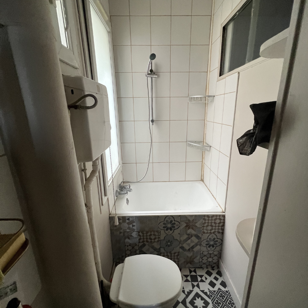 salle de bain Paris 5e avant rénovation Renov&Co